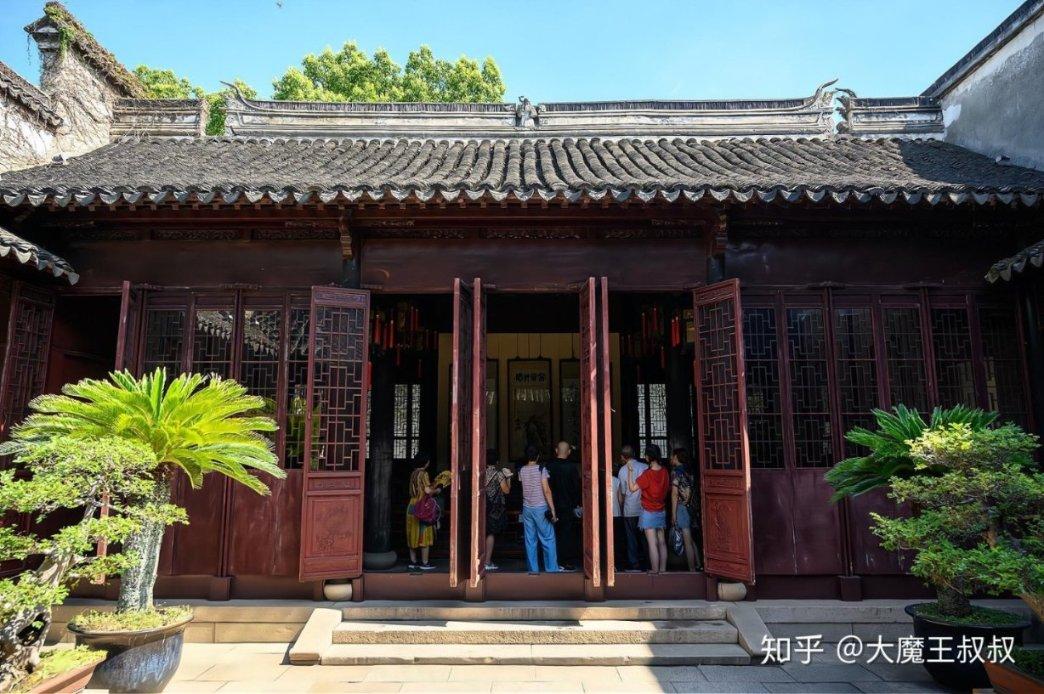 一户人家只有奶奶和孙子两个人，这样可以算贫困户吗？